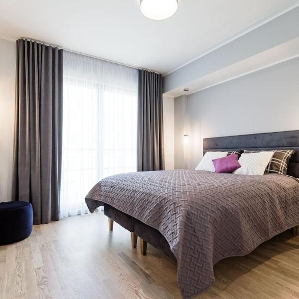 Central apartments, Quiet with Free Parking and AC., Tallinn