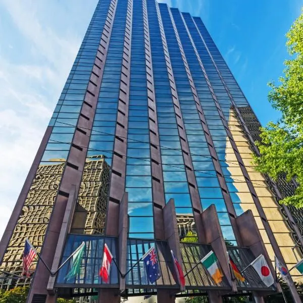 Crowne Plaza Seattle Newly Renovated with No Resort Fee, hotel in Seattle
