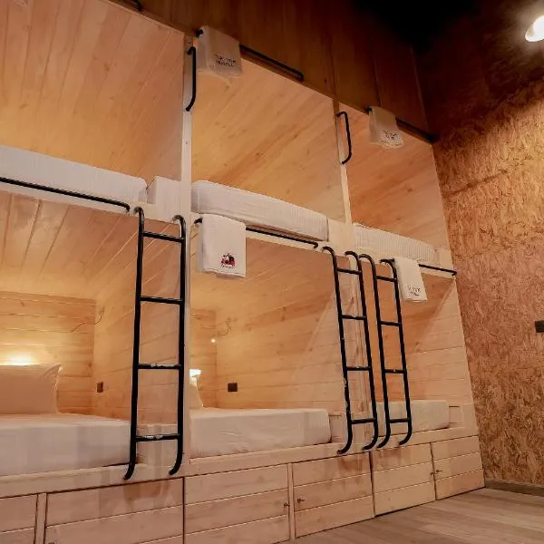 Tuk Tuk Hostel Negombo, hotel en Negombo