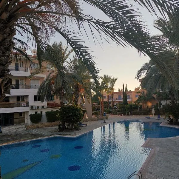 IRIS VILLAGE, NEAR KINGS AVENUE MALL - By IMH Travel & Tours，位于帕福斯的酒店