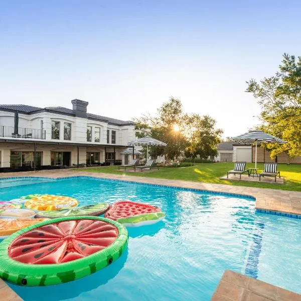 The Feather Hill Boutique Hotel, hotel v destinaci Potchefstroom