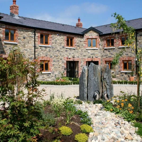 Decoy Country Cottages，位于纳文的酒店