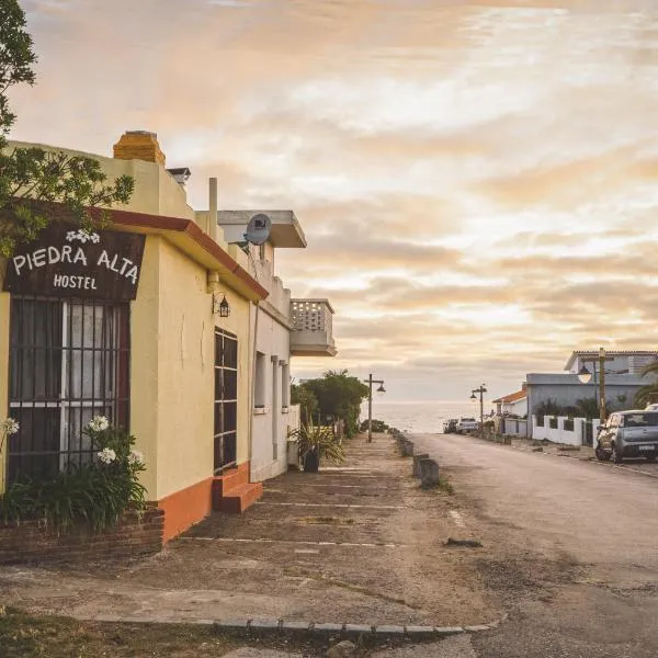 Piedra Alta Hostel & Suites, hotel en La Pedrera