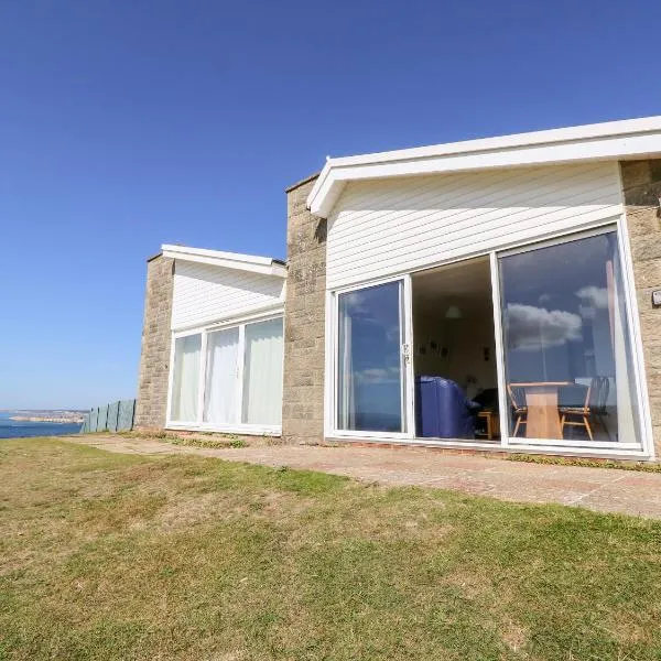 57 Cliff End, hotel in Freshwater