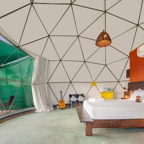 Glamping Serra da Canastra - Casinha de Hortelã - Domo Jaboticaba, hotel v destinaci Delfinópolis
