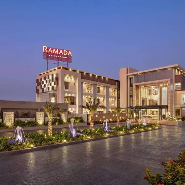 Ramada by Wyndham Gandhidham Shinay，位于甘德希罕的酒店