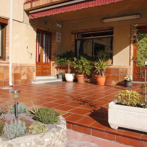 Hostal El Mirador, hôtel à La Lastrilla