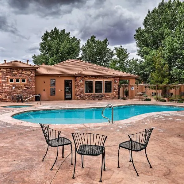 Lovely Kanab Condo in Dwtn, 30 mi to Zion NP!, hotel in Kanab