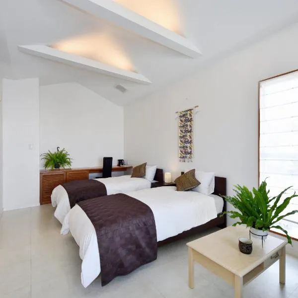 Route 6 Inn, hotel v destinaci Yomitan