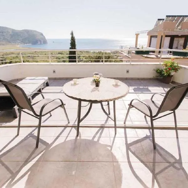 Mahakala Center, hotel in Petrovac na Moru