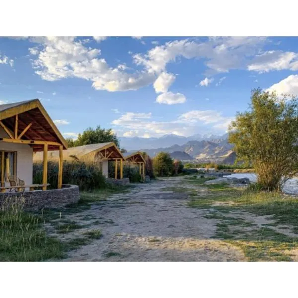 The Indus River Camp, hotel in Leh