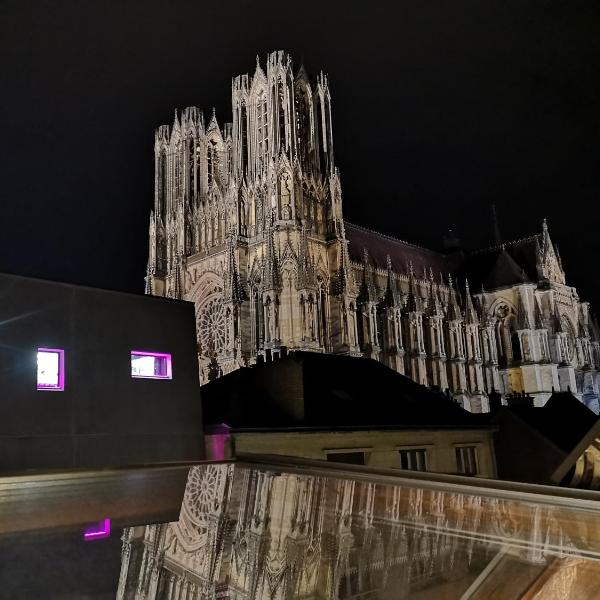 Logement Cosy rénové au pied de la Cathédrale avec climatisation
