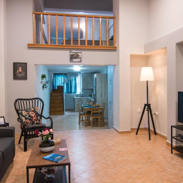 Loft renovated flat 5' from the old town Corfu
