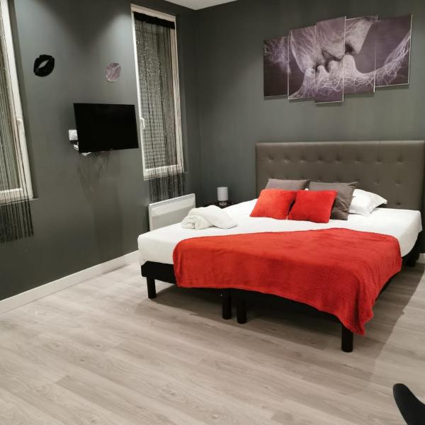 Appartement GRIS - LOVE SUITE - BALNEO-JACCUZI