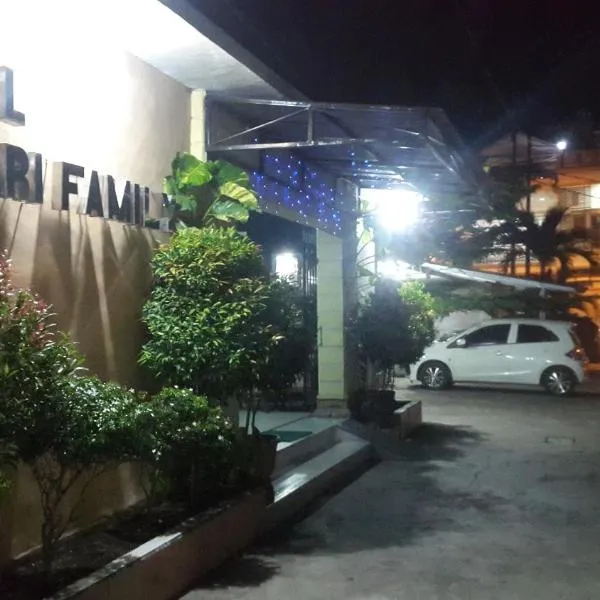 Bahari Family Hotel, hótel í Bitung