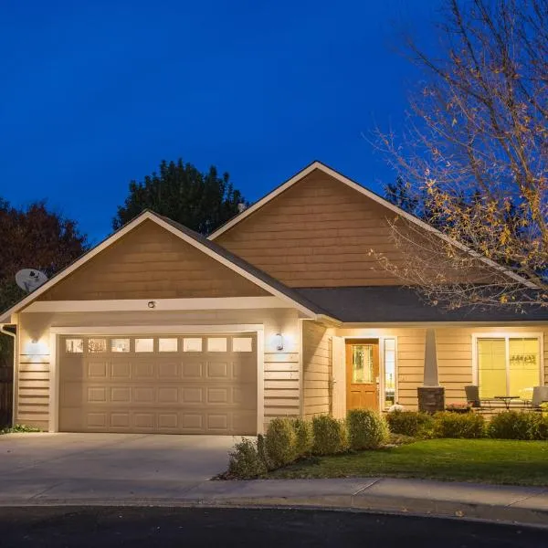 Charming Wine Country Retreat! 4 Bedroom 2 Bath, хотел в Уала Уала