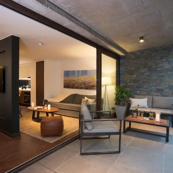 The Place, hotel in Santiago