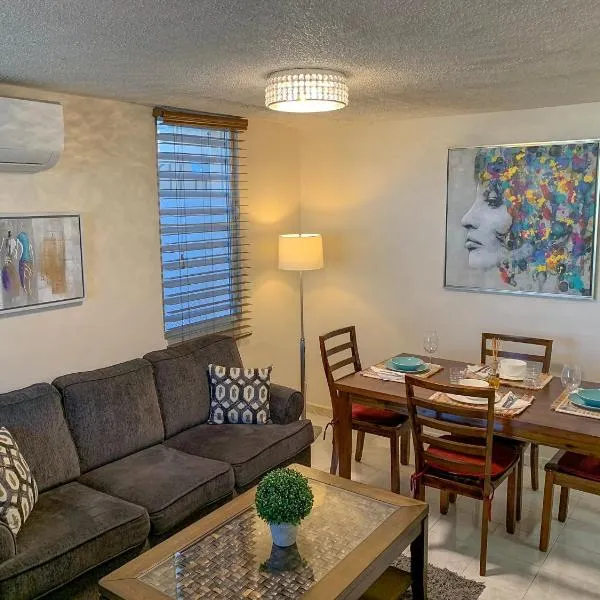 Oasis in the South of the Island with FREE parking and laundry, hôtel à Ponce