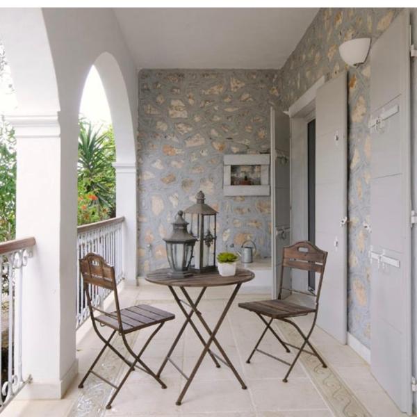 Anelina Paxos Residences (Elinas House)