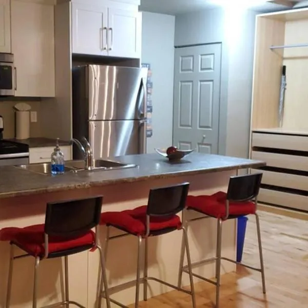 1-Bedroom Apartment Bellisimo AG by Amazing Property Rentals, hotel in Gatineau