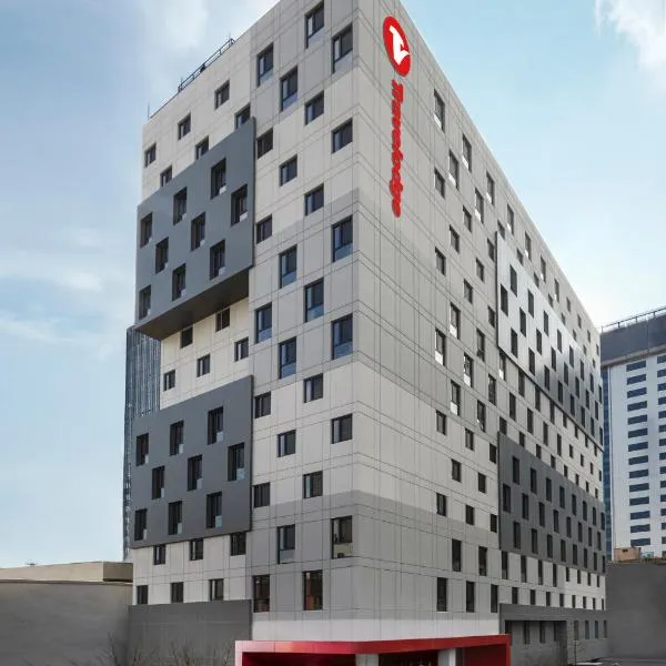 Travelodge Myeongdong Euljiro, хотел в Сеул