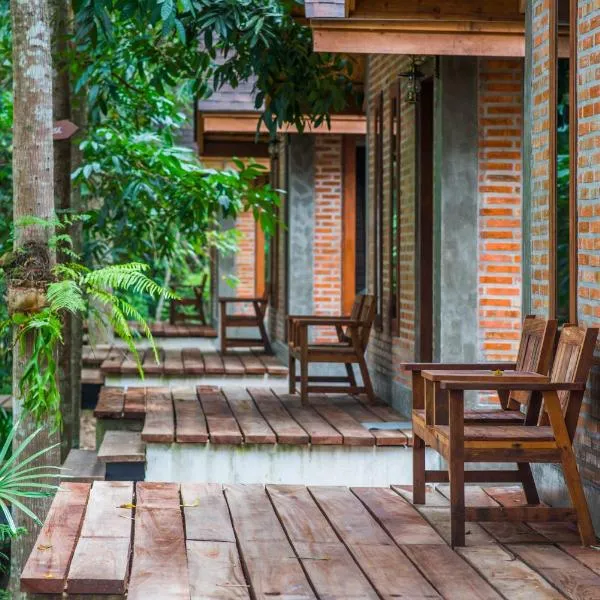 Kung Nok Tha Resort Nakhon Si Thammarat、ナコーンシータンマラートのホテル