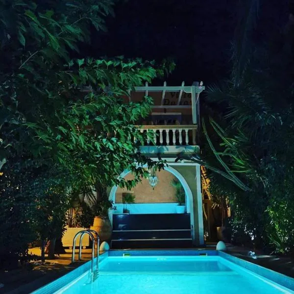 Danae Villa, hotel en Fira