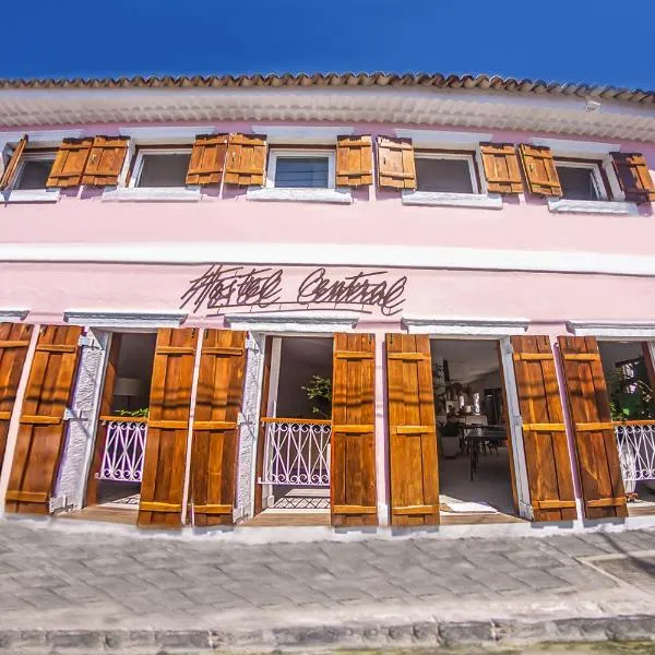 Hostel Central São Sebastião, hotel in São Sebastião