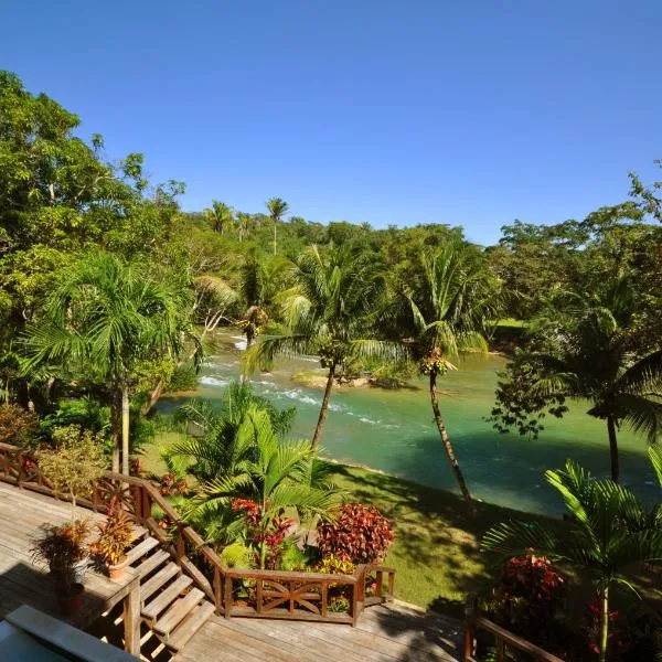 Mahogany Hall Luxury Boutique Resort, hotel in San Ignacio