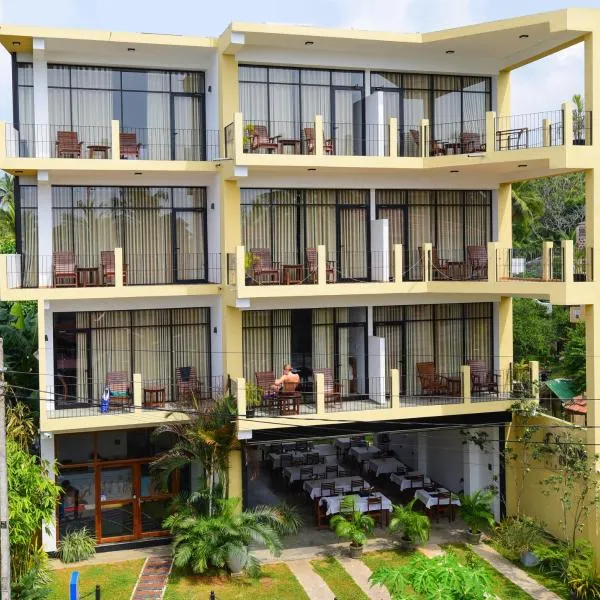 Chaaya inn Hotel, hotel em Hikkaduwa