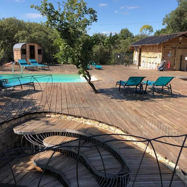 Spa Les Jardins De Chiron Lodges et Tiny House dans le sud, hotel in Sauve