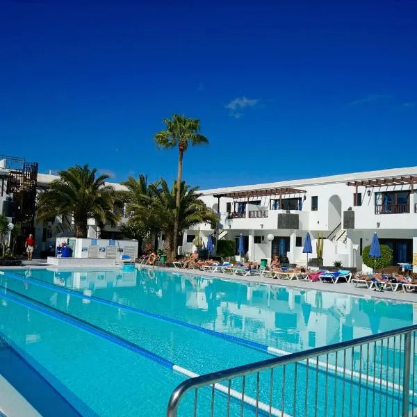 Plaza Azul, hotel in Puerto del Carmen