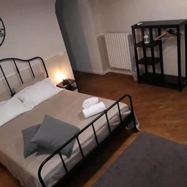Vesuviane 'E Belle 'Mbriane B&B, hotel in Naples