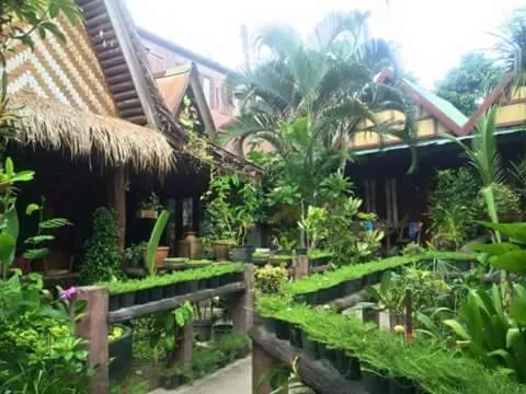 P P Garden Home Bungalow, hotel in Phi Phi Don