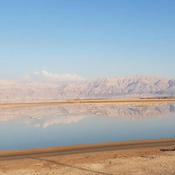 Naama rooms for rent, hotel in Neve Zohar