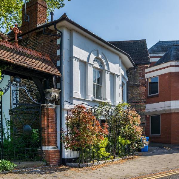 Castle Properties: The Duchess, 3 Bed Family cottage, Windsor