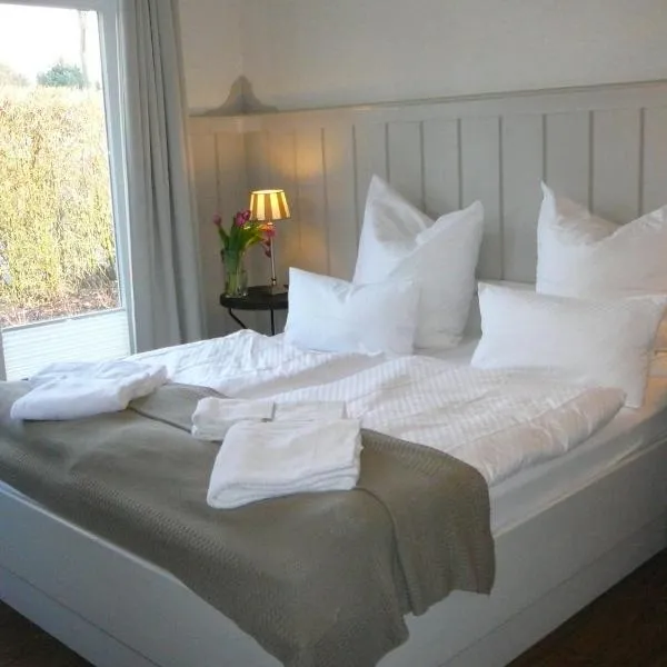 Villa Silbermöwe: Wyk auf Föhr şehrinde bir otel