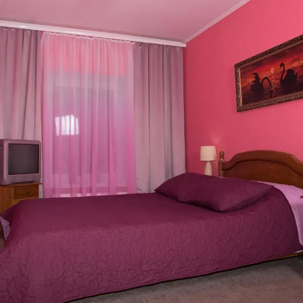 Knaus Apartments, hotel v destinaci Černovice