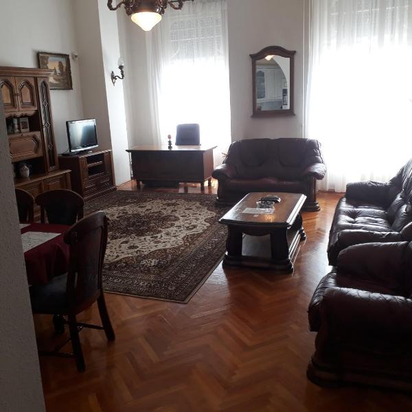 Piac Utcai Apartman 2