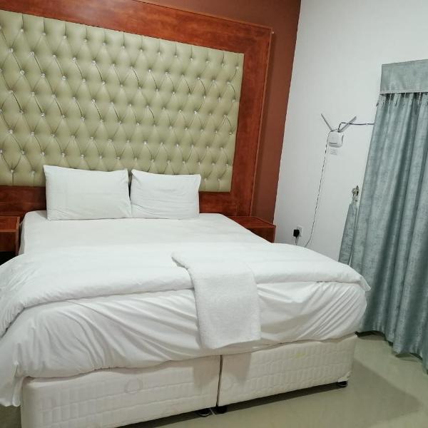 Discovery Furnished Apartments (Al-Amerat)