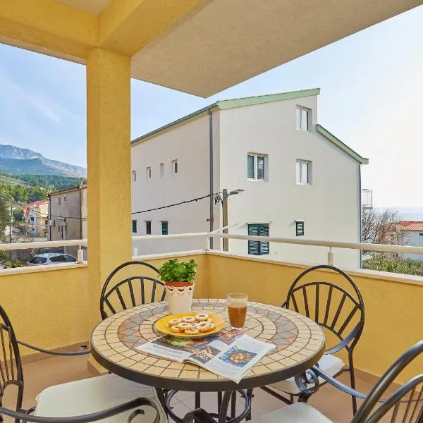 Apartments Zelic Tucepi, hotel en Tučepi