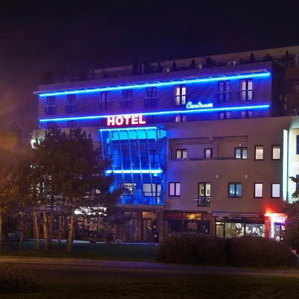 HOTEL CENTRUM with free parking, hotel v destinaci Nitra