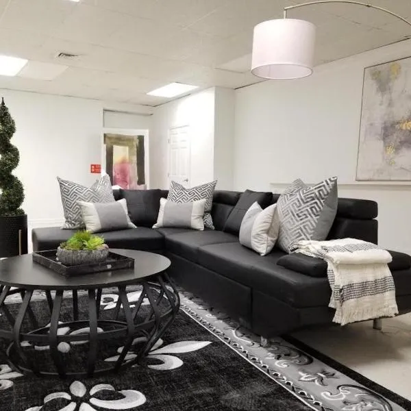 9BR-SLEEPS 19. Amazing Deal!!, Hotel in New Orleans