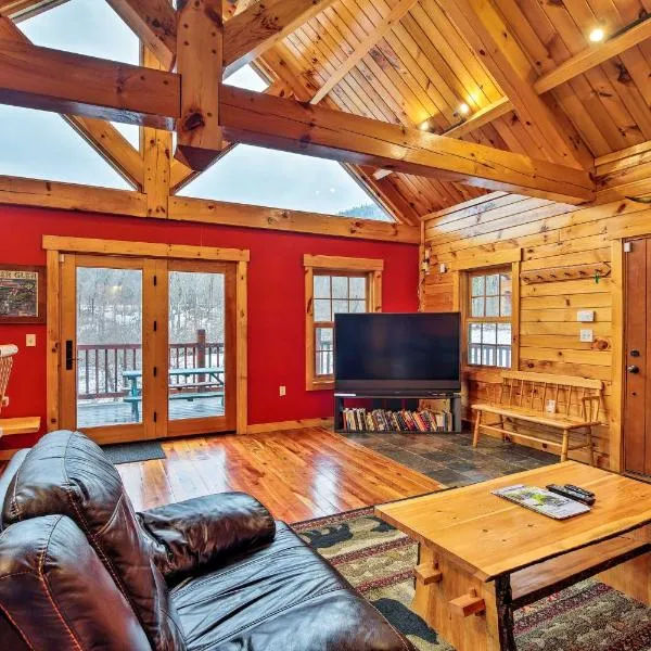 Ski Lodge Mtn Retreat w/ Fire Pit, Deck & Views!, hotel in Starksboro