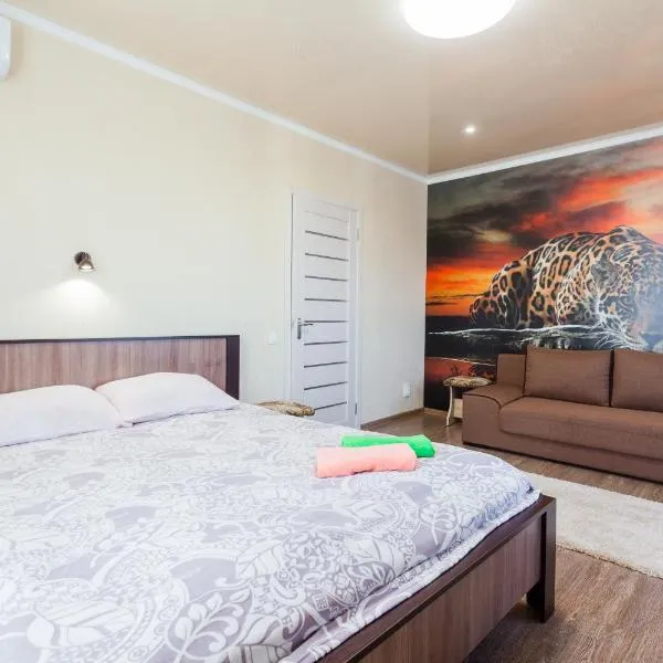 Квартира біля ТРЦ "DREAM TOWN 2", hotel in Kyiv