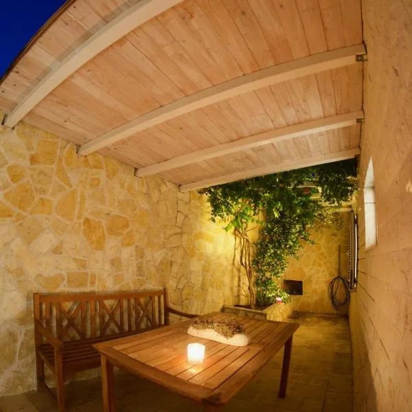 Bed and Breakfast BLUE in BLUE, Hotel in Komiža