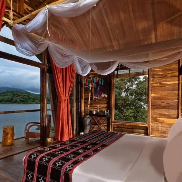 Lak Tented Camp, hotel en Lien Son