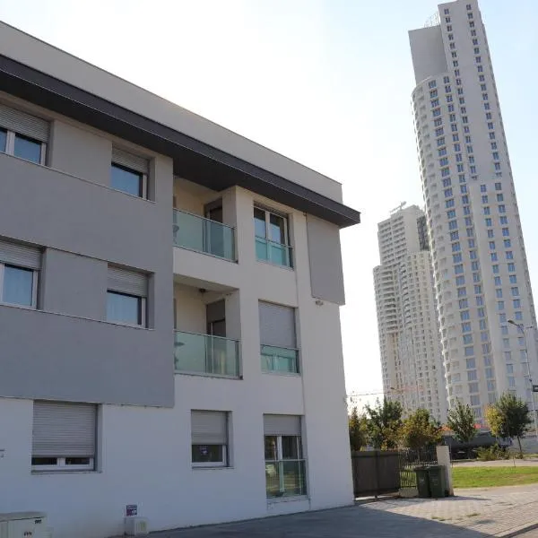 Foxxy Luxury Apartments, hotel in Skopje