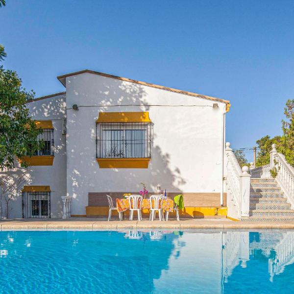 Nice Home In Tomares With 7 Bedrooms, Wifi And Swimming Pool