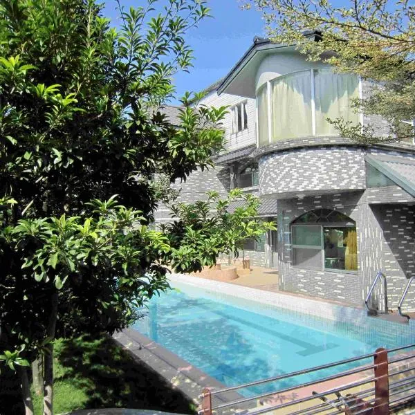 TREE HOUSE, hotel en Pingtung County